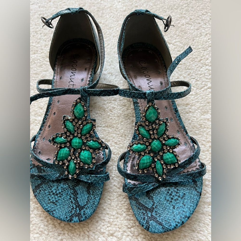 Like New Coconuts by Matisse Sandals
